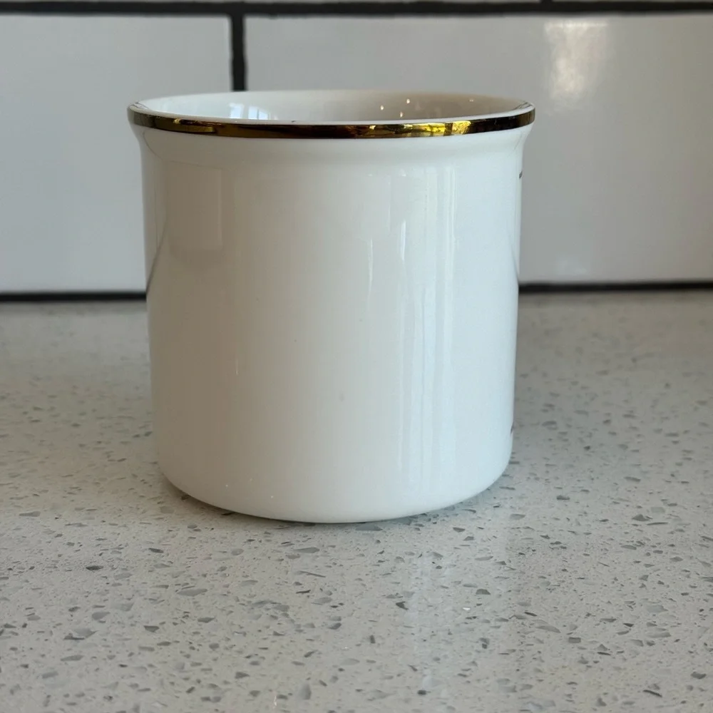 Pottery Barn Stewart Plaid Alphabet Mug “B” Gold Rim Stoneware EUC
